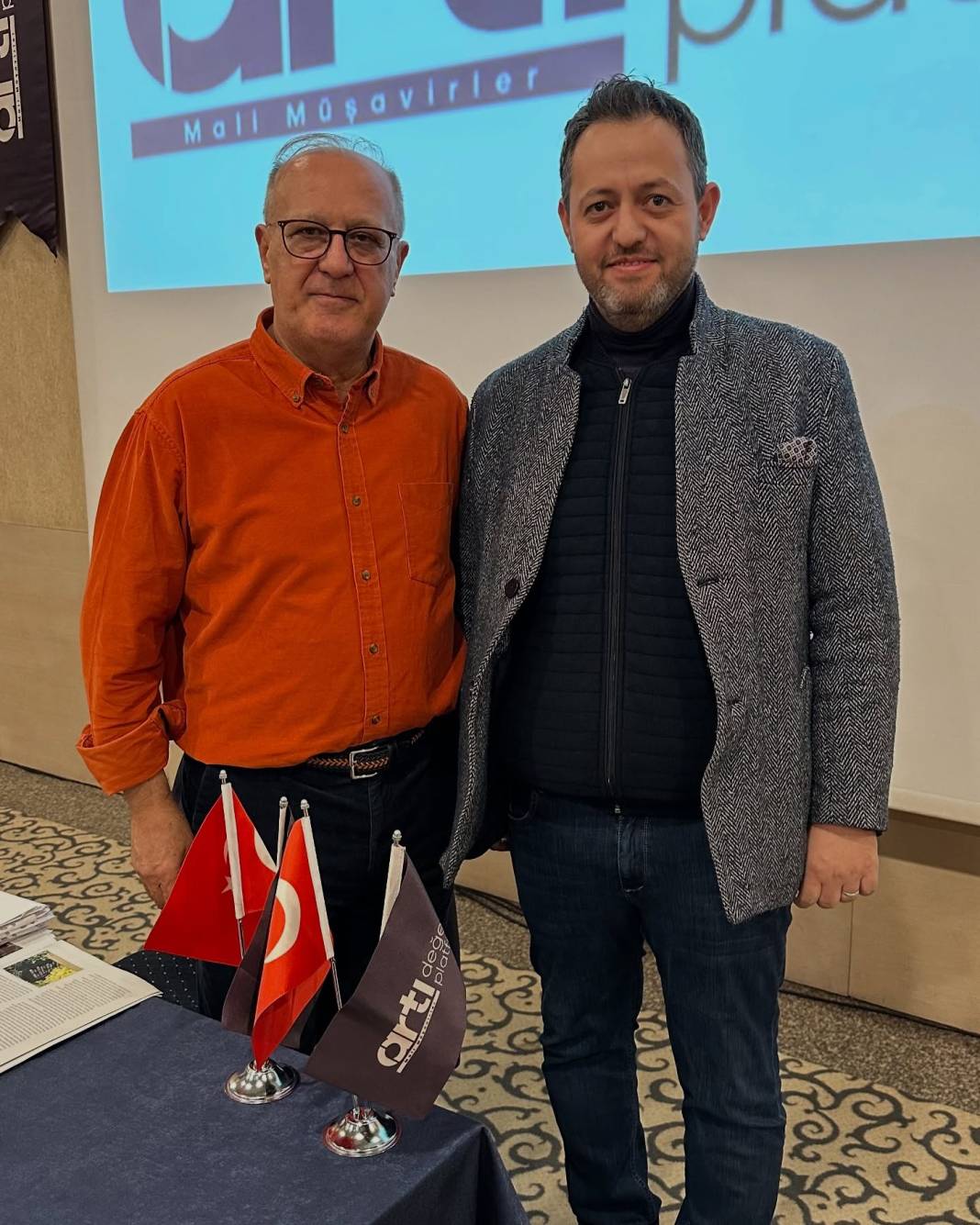 Arı, Kurtoğlu ile bir arada 1